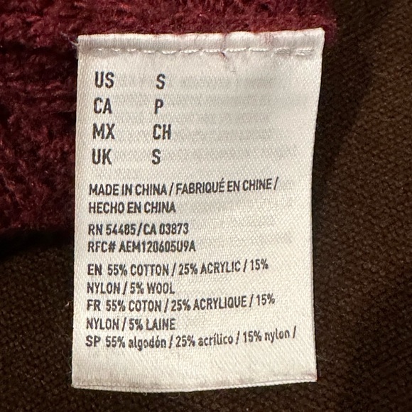 American Eagles Outfitters Red knitted Long Sheer Sleeves Sweater SZ S Good Cond - Picture 10 of 13